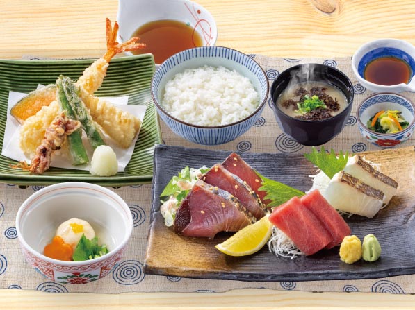 2008年　すかいらーく　メニュー表　3点セット 2008年 すかいらーく メニュー表 3点セット 2008年 すかいらーく