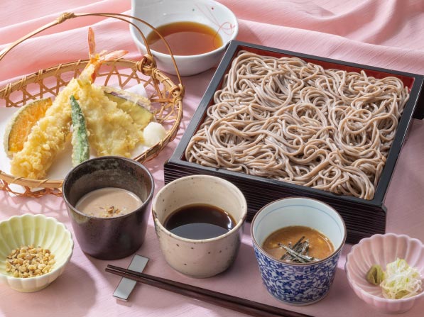 三彩海老天せいろそば | 自家製石臼挽き二八そば |藍屋｜和食