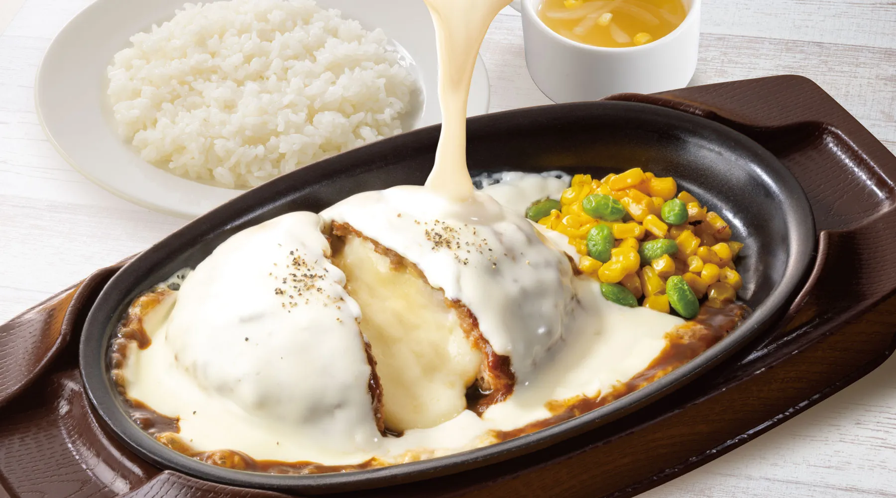 チーズONチーズINハンバーグランチ