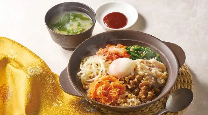 13-Grain Rice Bibimbap W/Charcoal-Grilled Yakiniku and Colorful